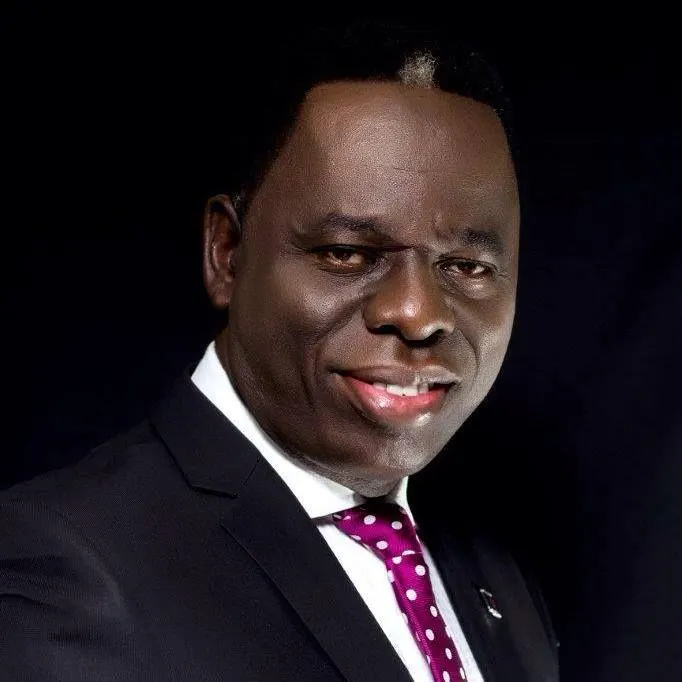 Dr Amos Fenwa